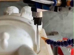 塑胶玩具去除合模线，RBZ浮动锉刀打磨均匀