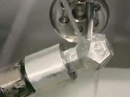 不锈钢铣削用不同刀具，自动换刀主轴大大节约成本