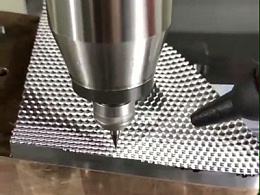 模具铣削使用NAKANISHI加工中心增速器表面效果好