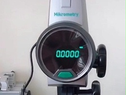 密克微测数字高度计测试Kett涂层测厚仪，用的标准膜厚片