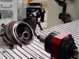 铁件去毛刺，力量与柔韧相结合