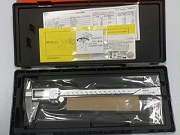 带IP67防护等级防冷却液日本三丰数显卡尺500-703-20