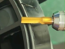 塑料件合模线、边缘飞边与内孔毛刺，RBZ-30浮动主轴自动化去毛刺高效方案