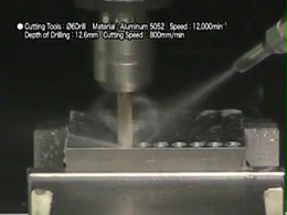 NAKANISHI高速电主轴对铝件进行钻孔和铣削加工