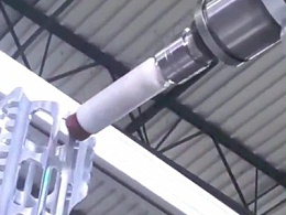 机加工后工件表面孔内去毛刺，自动换刀主轴配上锐必克研磨刷快速去除