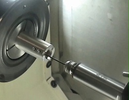 交叉孔口毛刺使用锐必克球形研磨棒柔性去除不刮伤工件