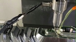 加工中心增速器在模具铣削中的应用：5万转带来的效率与精度提升