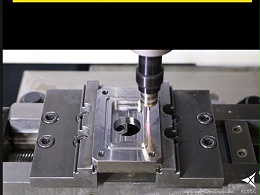 小型模具加工1mm直径微型槽可使用锐必克陶瓷纤维毛刷