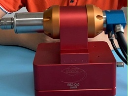 工件端面毛刺可使用单向轴向浮动主轴进行去除