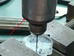 亚克力钻2.0x5mm孔，非标设备4万转RBZ高速主轴不粘刀