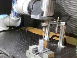 不锈钢交叉孔翻边毛刺，蓝色锐必克内孔研磨刷耐磨