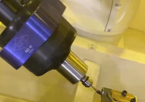 压铸铁去毛刺浮动主轴