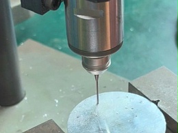 宁波排刀机改装方案铝合金钻1.3mm小孔，快看下用4万转高速主轴加工效果如何？