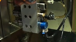 野村NN-20UB8K挂载高频铣攻克钛合金φ0.6mm微孔加工难题
